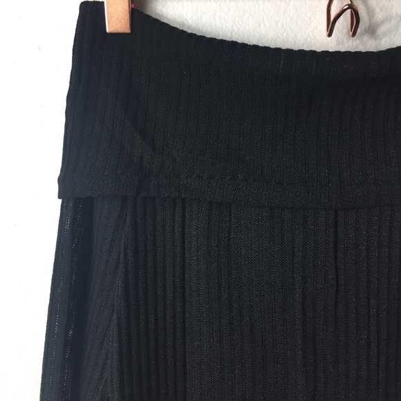 Black Off The Shoulder Long Sleeve - Picture 4 of 6